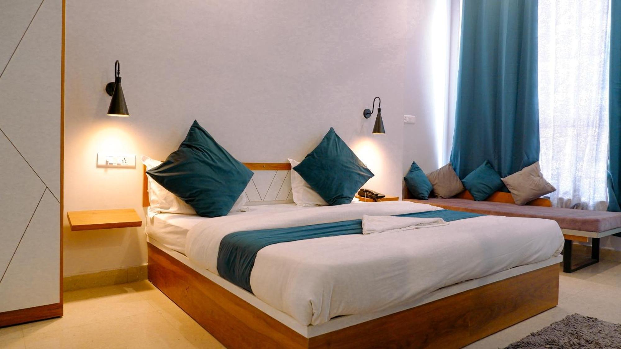 Hotel Soul Haven On Main Rishīkesh Esterno foto