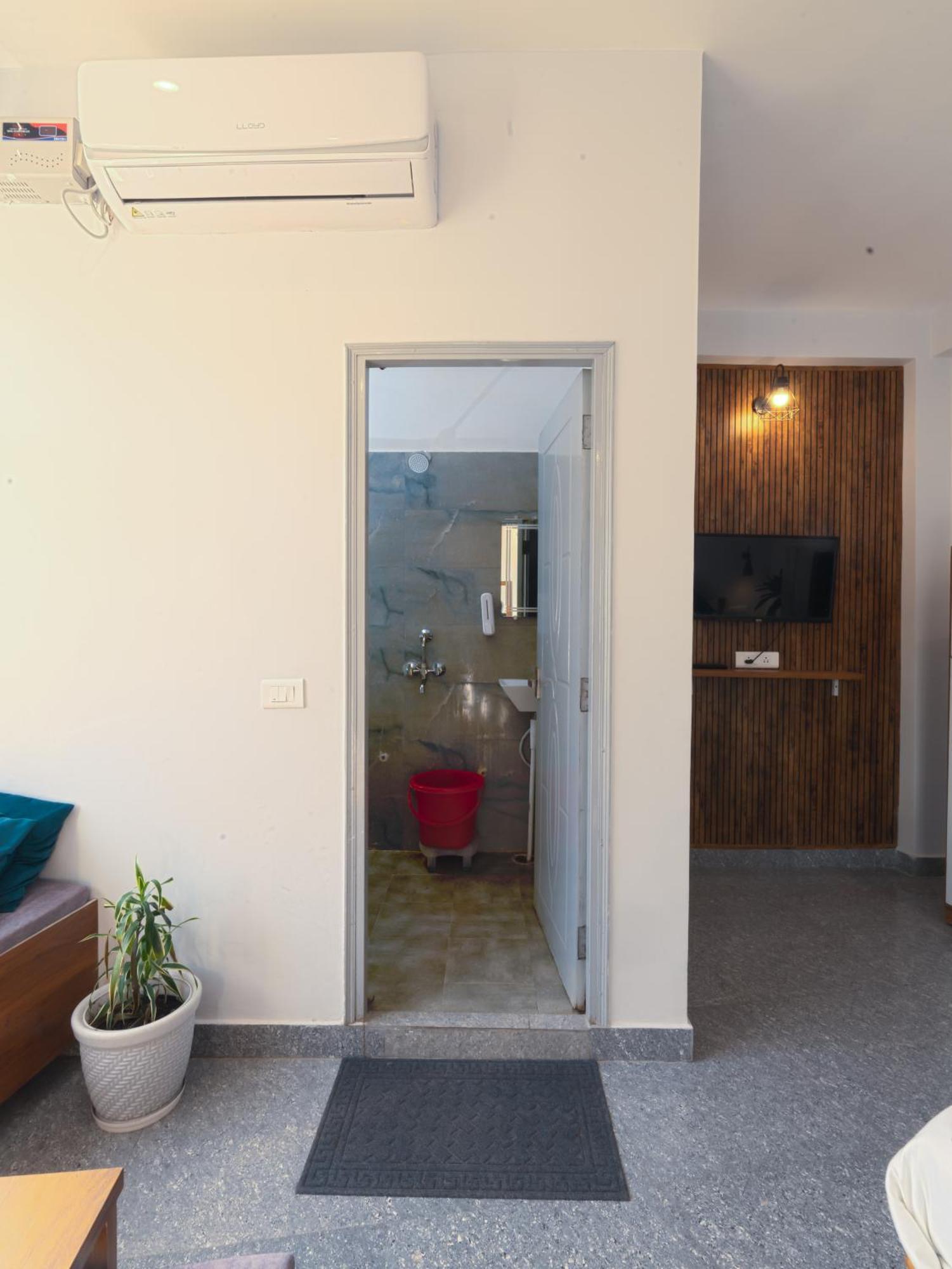 Hotel Soul Haven On Main Rishīkesh Esterno foto